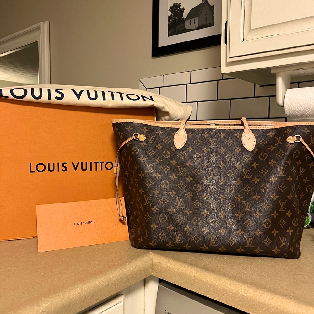 ❤️ Authentic Louis Vuitton Neverfull GM❤️
